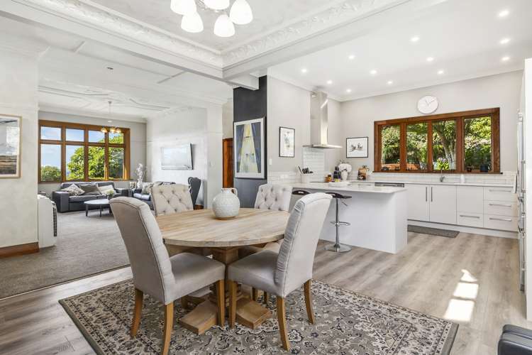 14 Garfield Avenue Roslyn_7