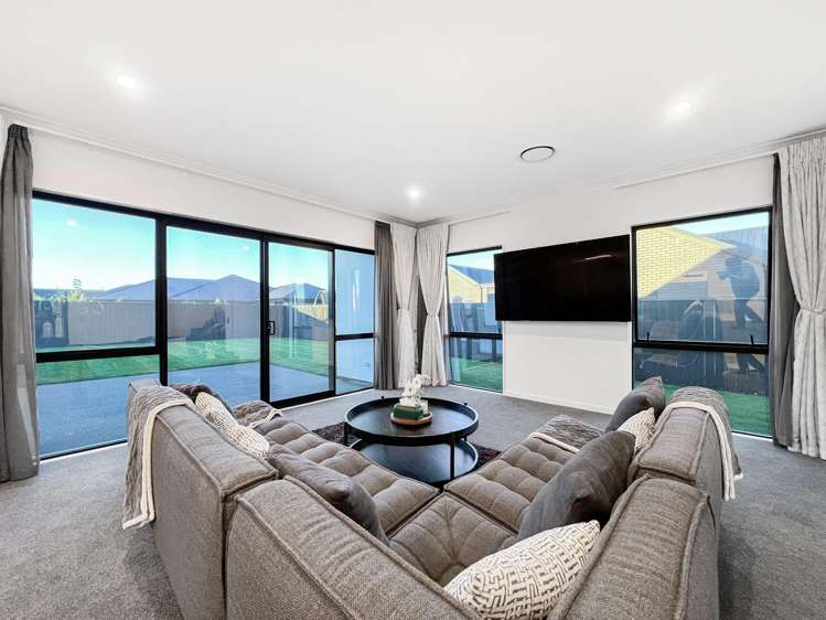 22 Verdeco Boulevard_3