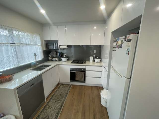 Modern Home in the Heart of Papatoetoe