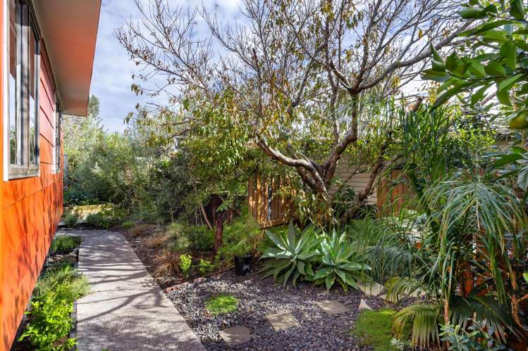 20 James Street Raglan_21