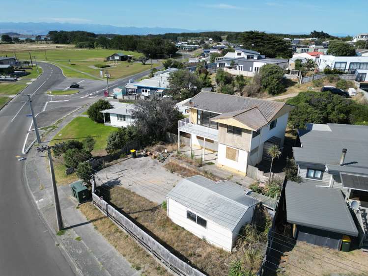 2 Ocean Beach Street Foxton Beach_12