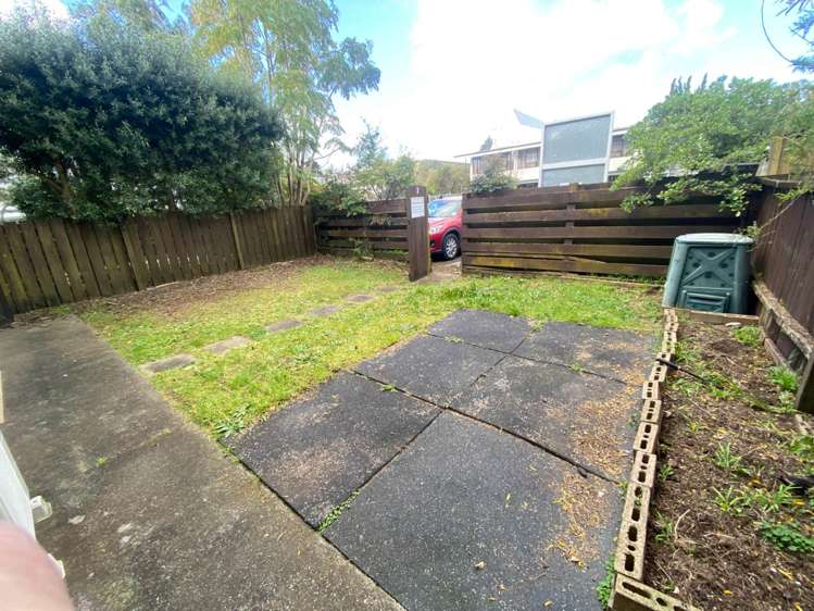 2/1 Glen Road Browns Bay_11