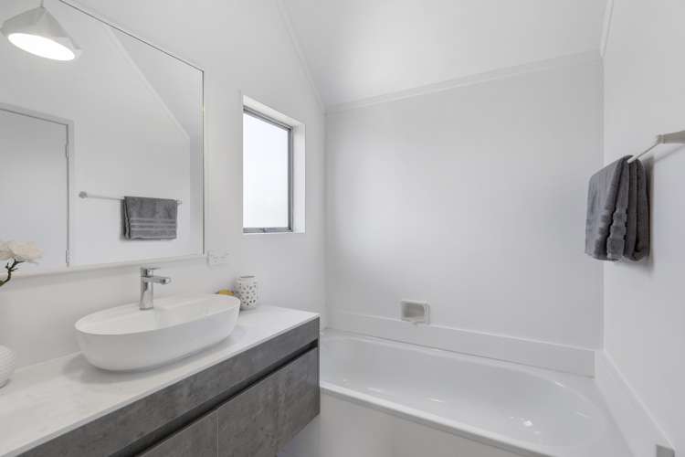 1/24 Curacao Place Half Moon Bay_14