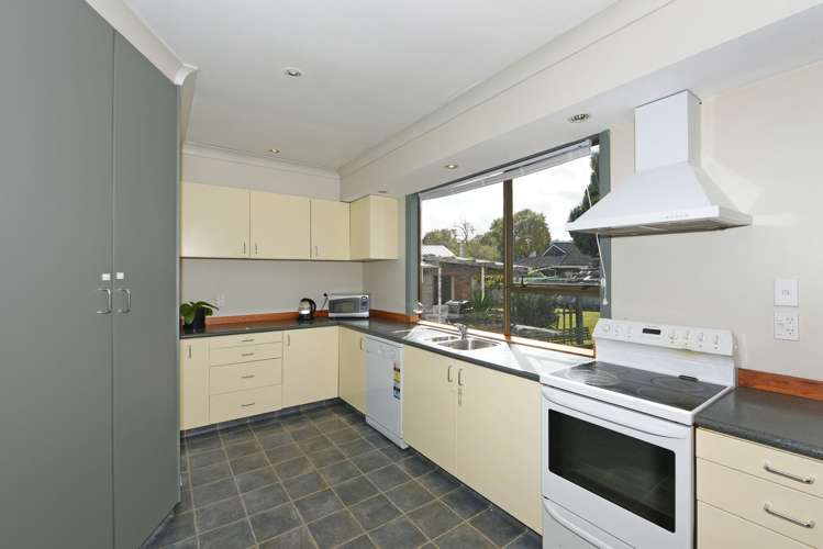2/25a Ward Street Trentham_8
