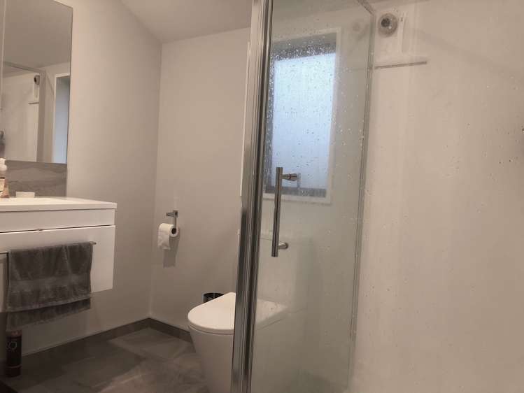 82 Sunline Avenue Lincoln_12