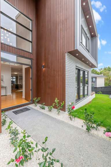 8/42 Codrington Crescent_1