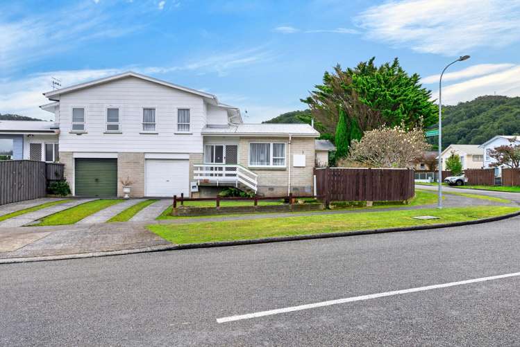 1 Kumeroa Grove Wainuiomata_16
