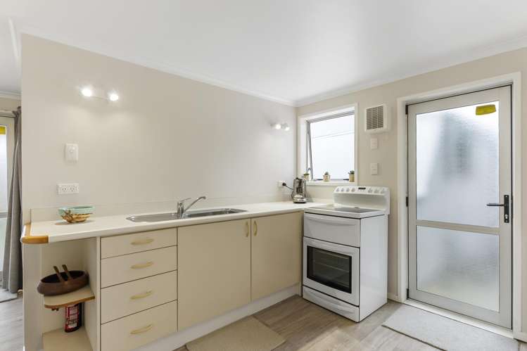 8 Babington Place Torbay_13