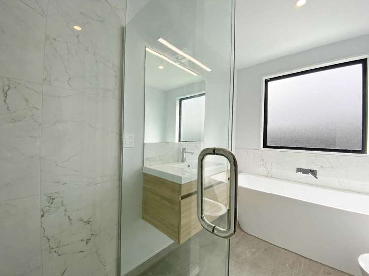 22 Kirkland Crescent Harewood_13