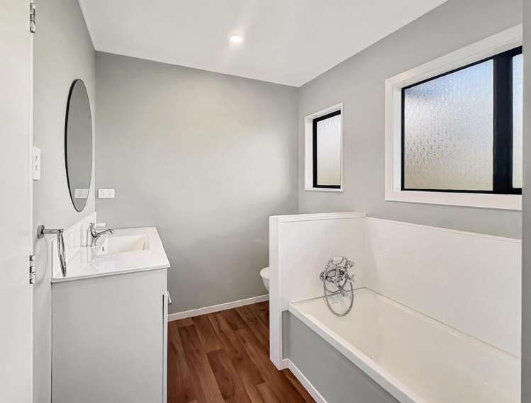54 Moss Road 11184_9