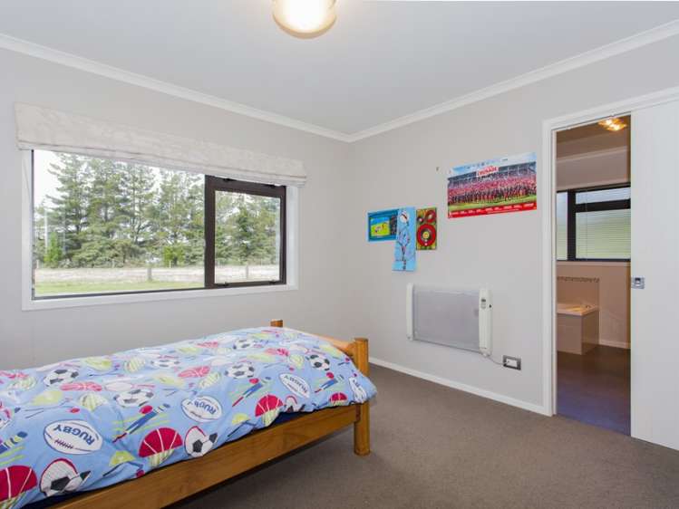 696 Poyntzs Road West Eyreton_12