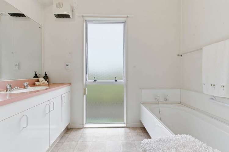 2/54 Millen Avenue Pakuranga_16