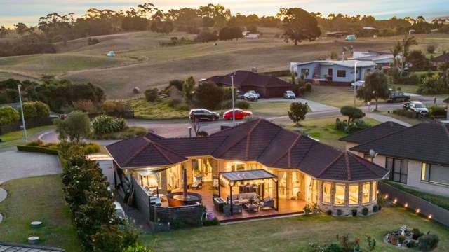 82 Omana Avenue Helensville_1