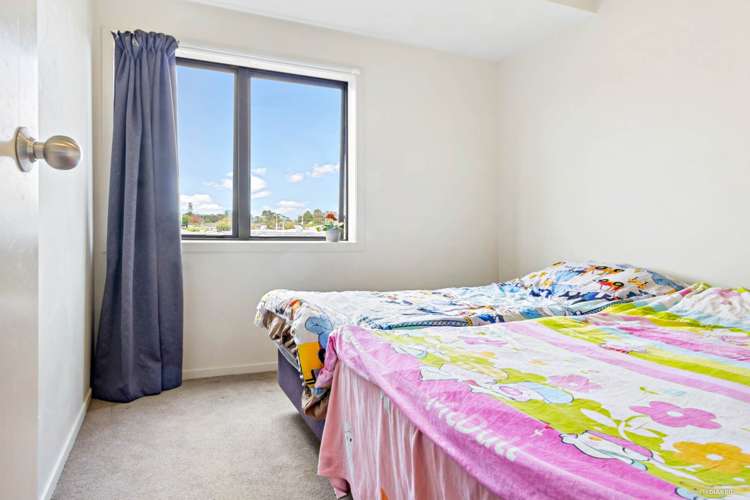 3i/10 Crown Lynn Place New Lynn_5