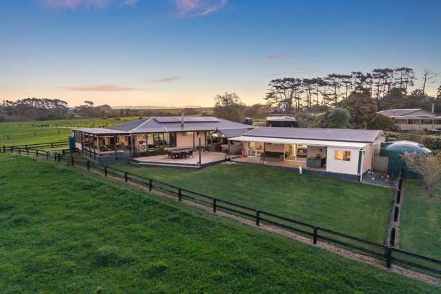 Family Fabulous Lifestyle Property - Harbour Views