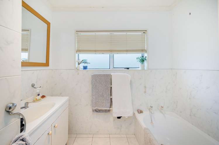 31 Strachan Way Highbury_17