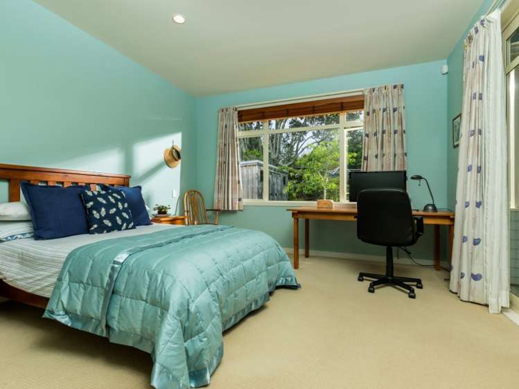 8 Seabreeze Road Narrow Neck_15