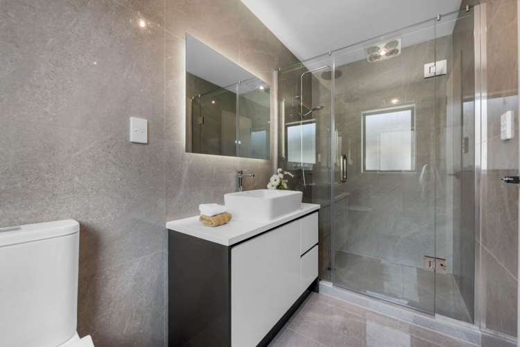 6 Knockanara Drive Flat Bush_21