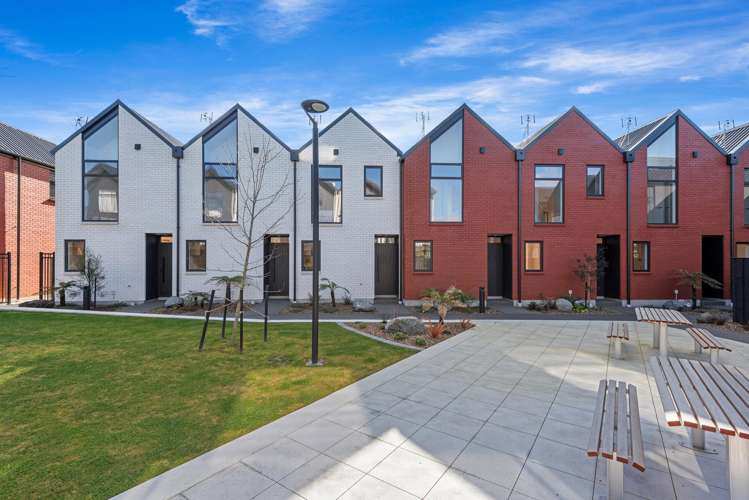 8/13 Donald Place Merivale_11