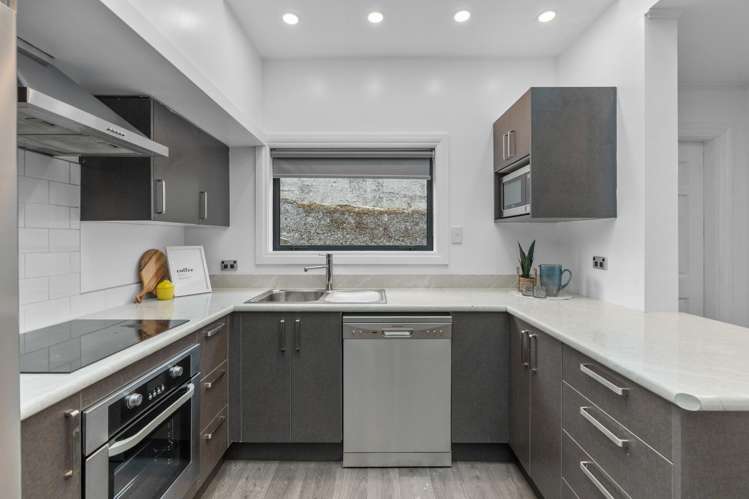 20 Montrose Street North East Valley_7