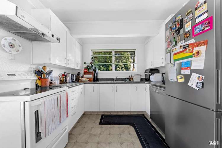 1 & 2/15 Cezanne Place New Lynn_18