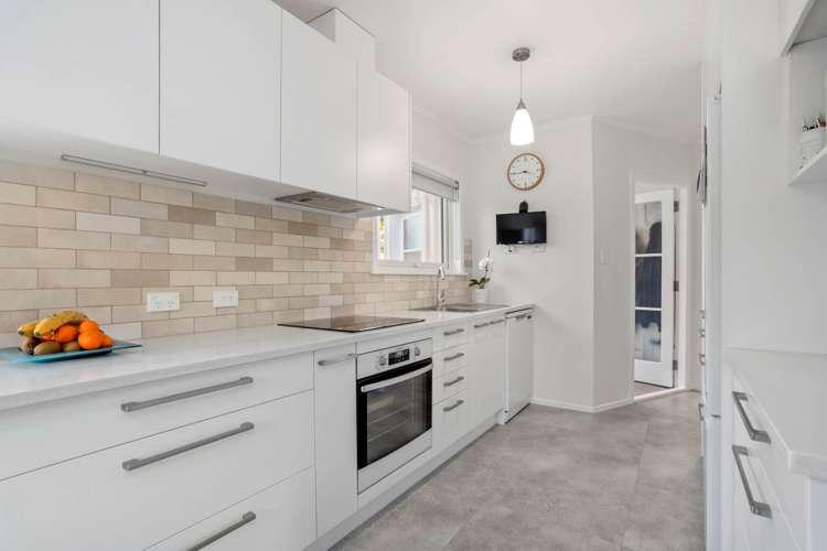 89 Gloria Avenue Te Atatu Peninsula_17