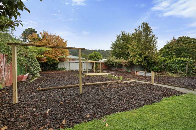 14 Lowry Crescent Stokes Valley_15