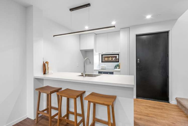 1-4/12 James K Baxter Place_4