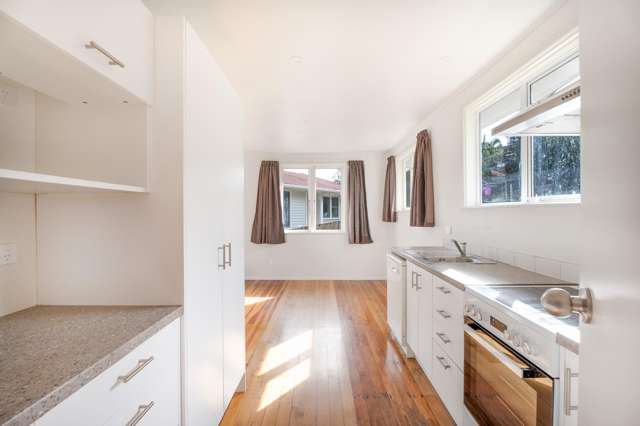 6 Hereford Street Cannons Creek_1