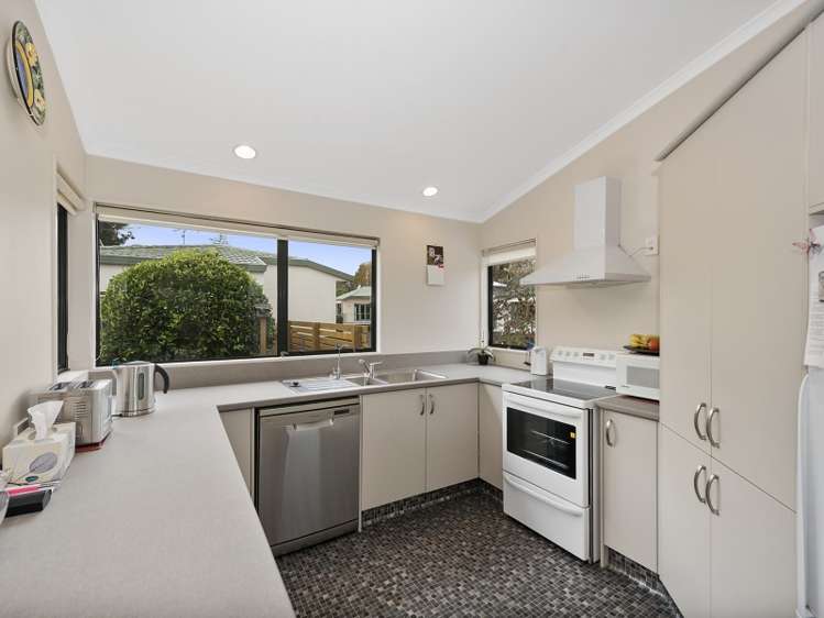 2 Akona Lane Hamilton East_1