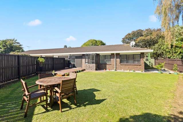 Bright Living, Big Backyard & Total Privacy