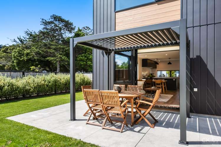 7 Leo Waikari Crescent Wallaceville_15