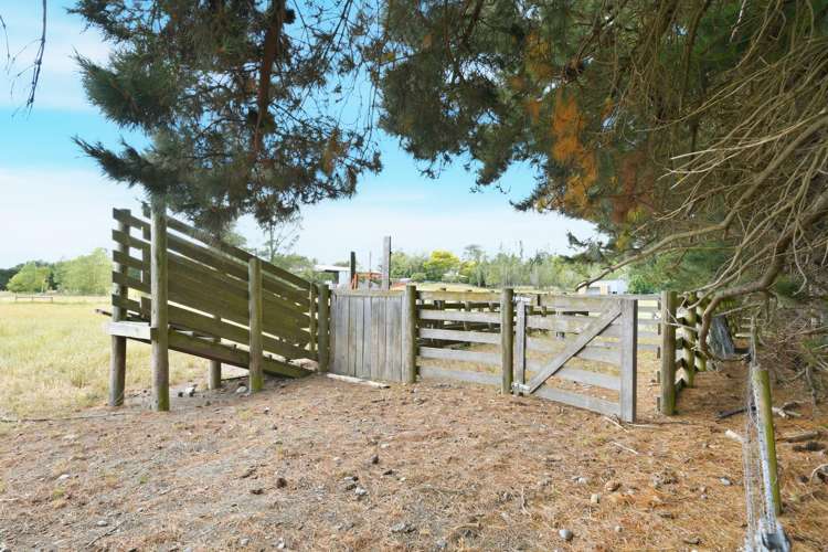 106 Davis Road Cust_24