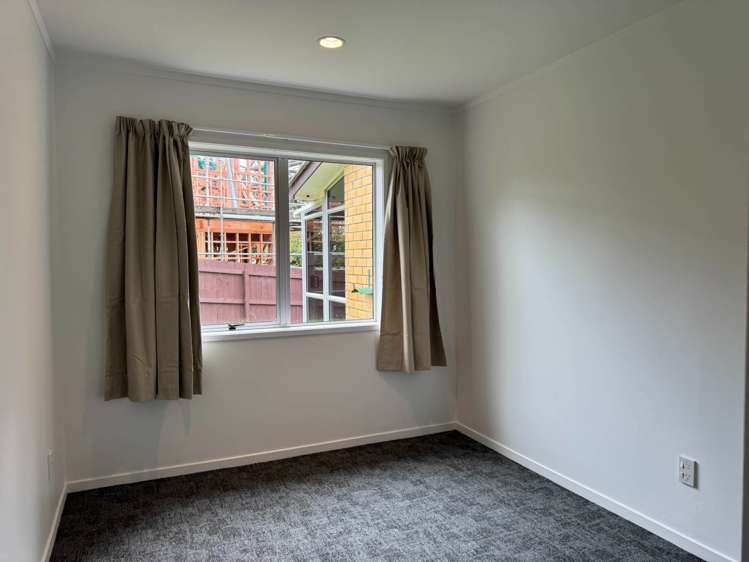 1/16 Burch Street Mount Albert_9