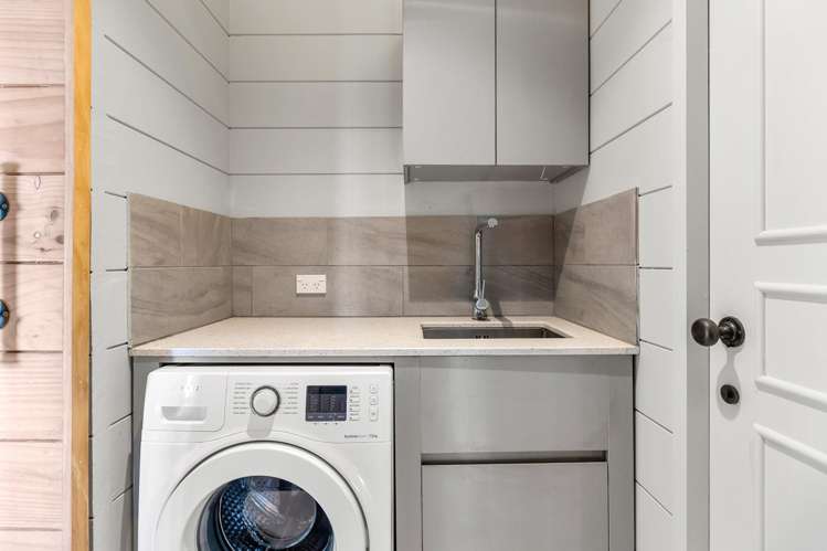 71 Trig Hill Road Onetangi_12