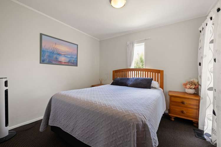 23 Gilbass Avenue Hamilton Lake_17