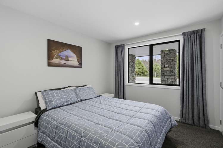 42 Arcadia Place Seaward Bush_11