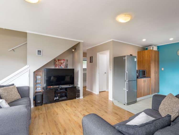 6 Monarch Grove Maoribank_4