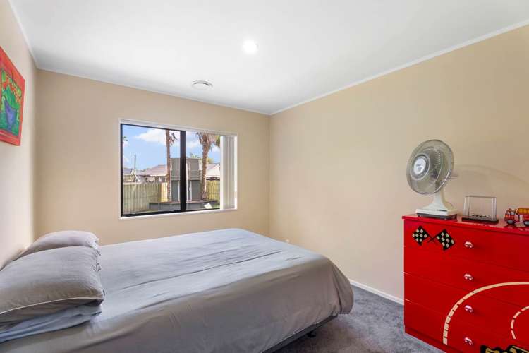 96 McRobbie Road Kingseat_11