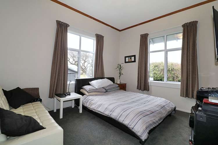 737 Queens Drive Waikiwi_11