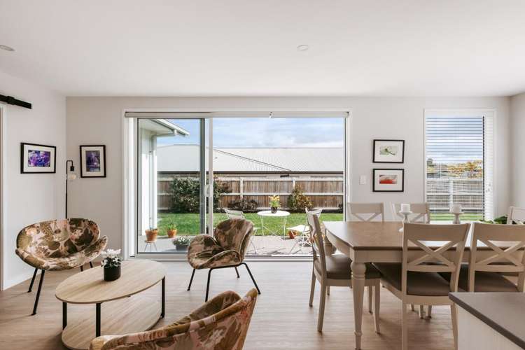 74 Whakaturou Crescent Pyes Pa_7