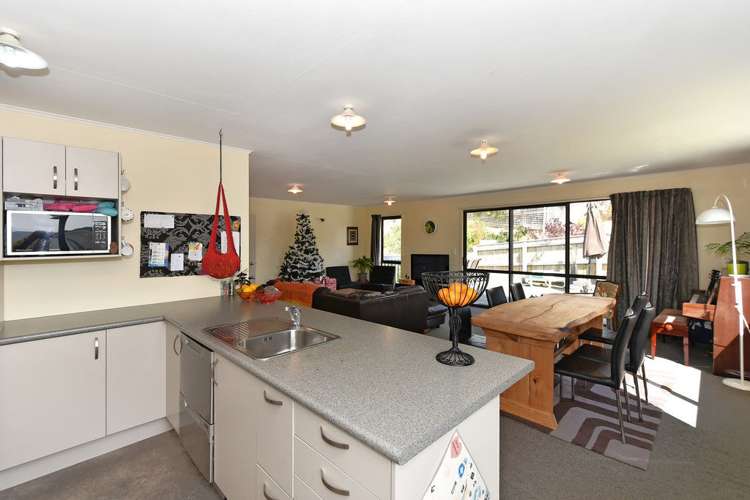 40 Saint Lawrence Street Toi Toi_9