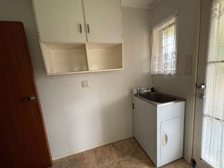 5B Hedge Row Sunnyhills_18