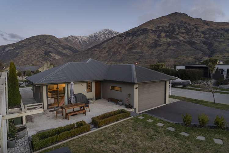 2 Quill Street Dalefield/Wakatipu Basin_16