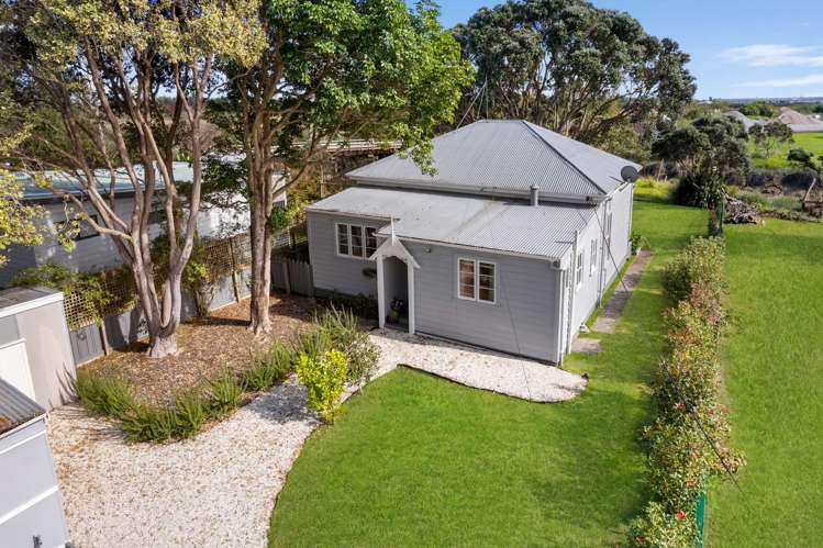 11 Green Lane Helensville_17