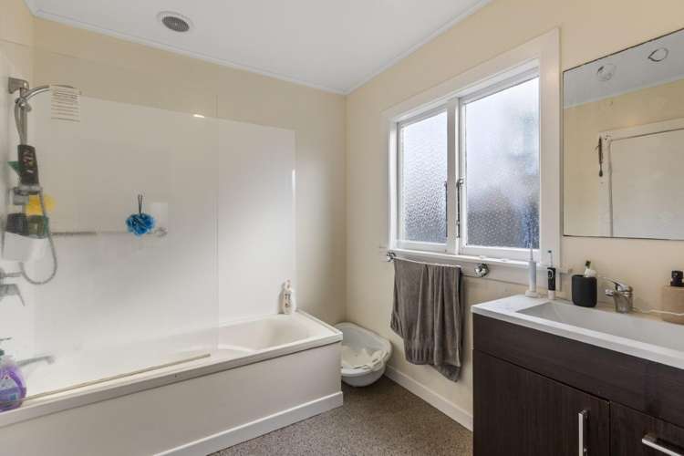 9 Mahoe Street Strandon_20