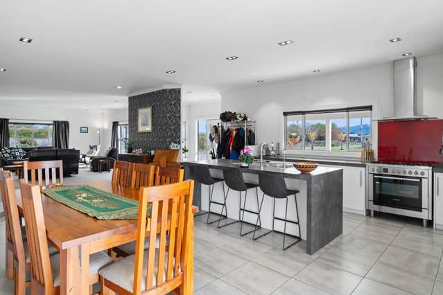 270 Hughes Line West Taratahi_4