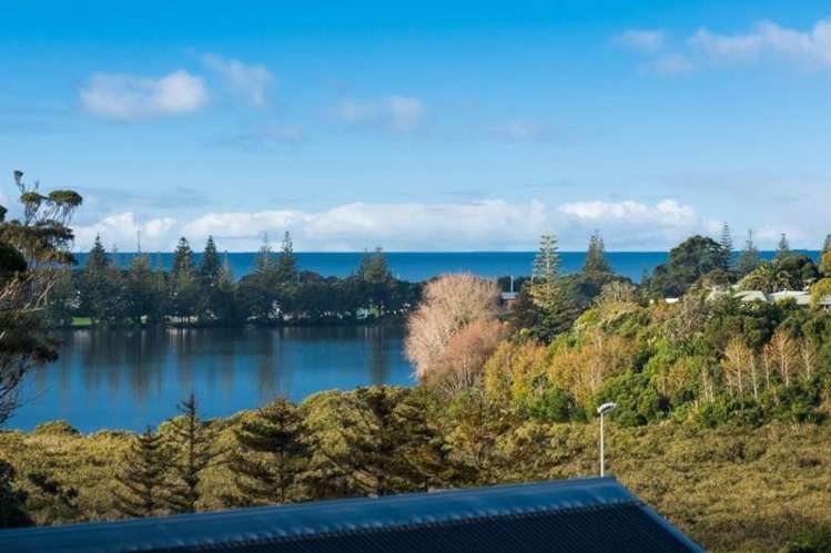 1 Sunview Street Silverdale_14