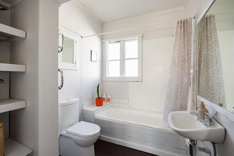 211 Georges Drive Napier South_11