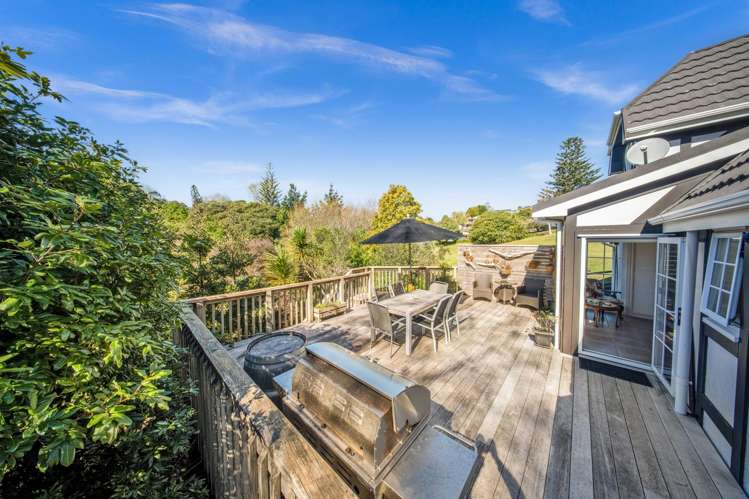 27 Charles Dickens Drive Mellons Bay_14